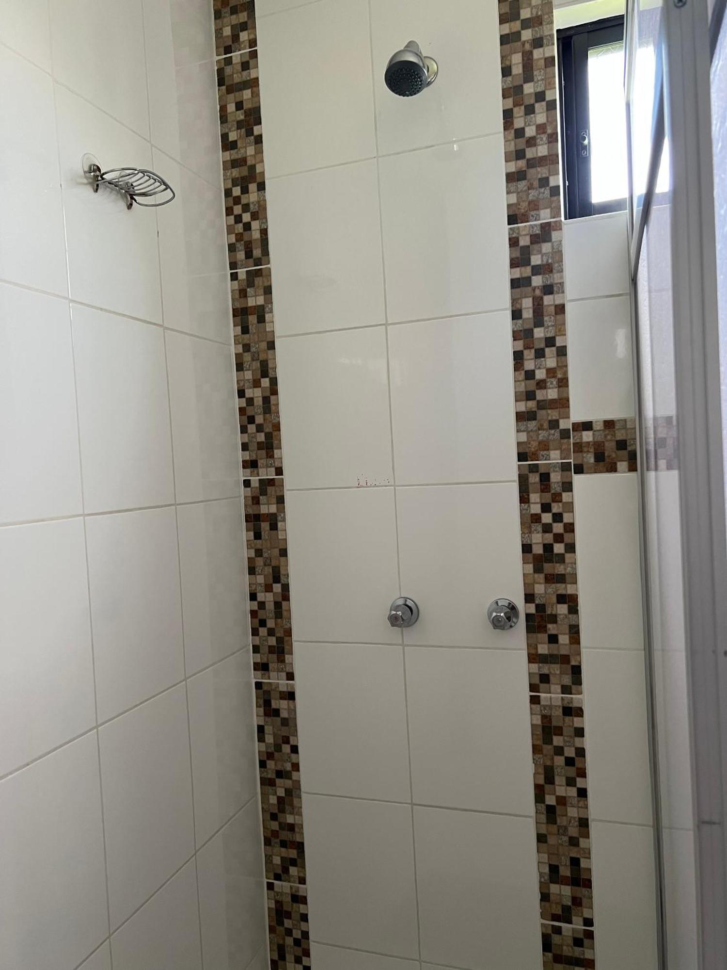 Hostal Alpachaca - New Quito Airport 塔巴贝拉 外观 照片
