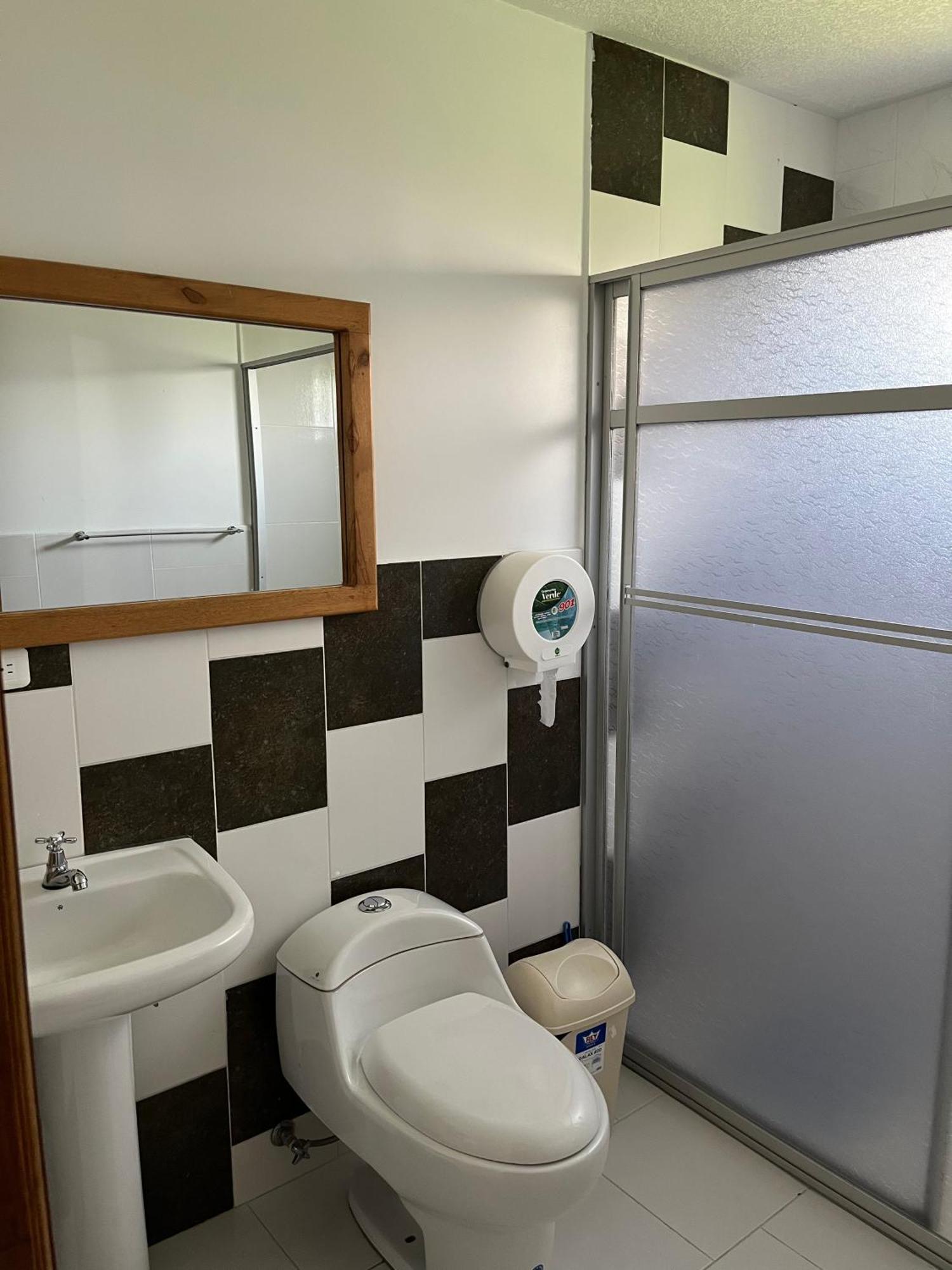 Hostal Alpachaca - New Quito Airport 塔巴贝拉 外观 照片