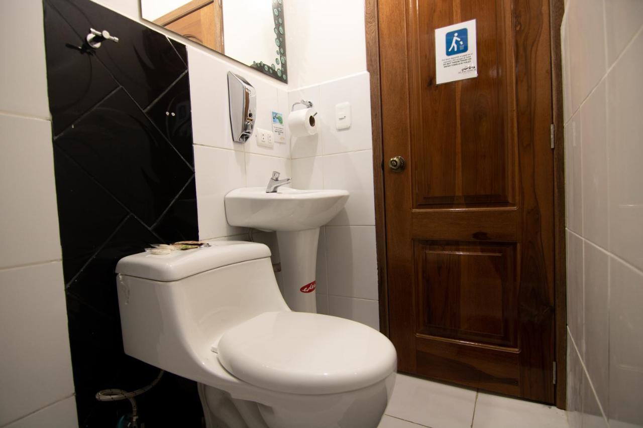 Hostal Alpachaca - New Quito Airport 塔巴贝拉 外观 照片